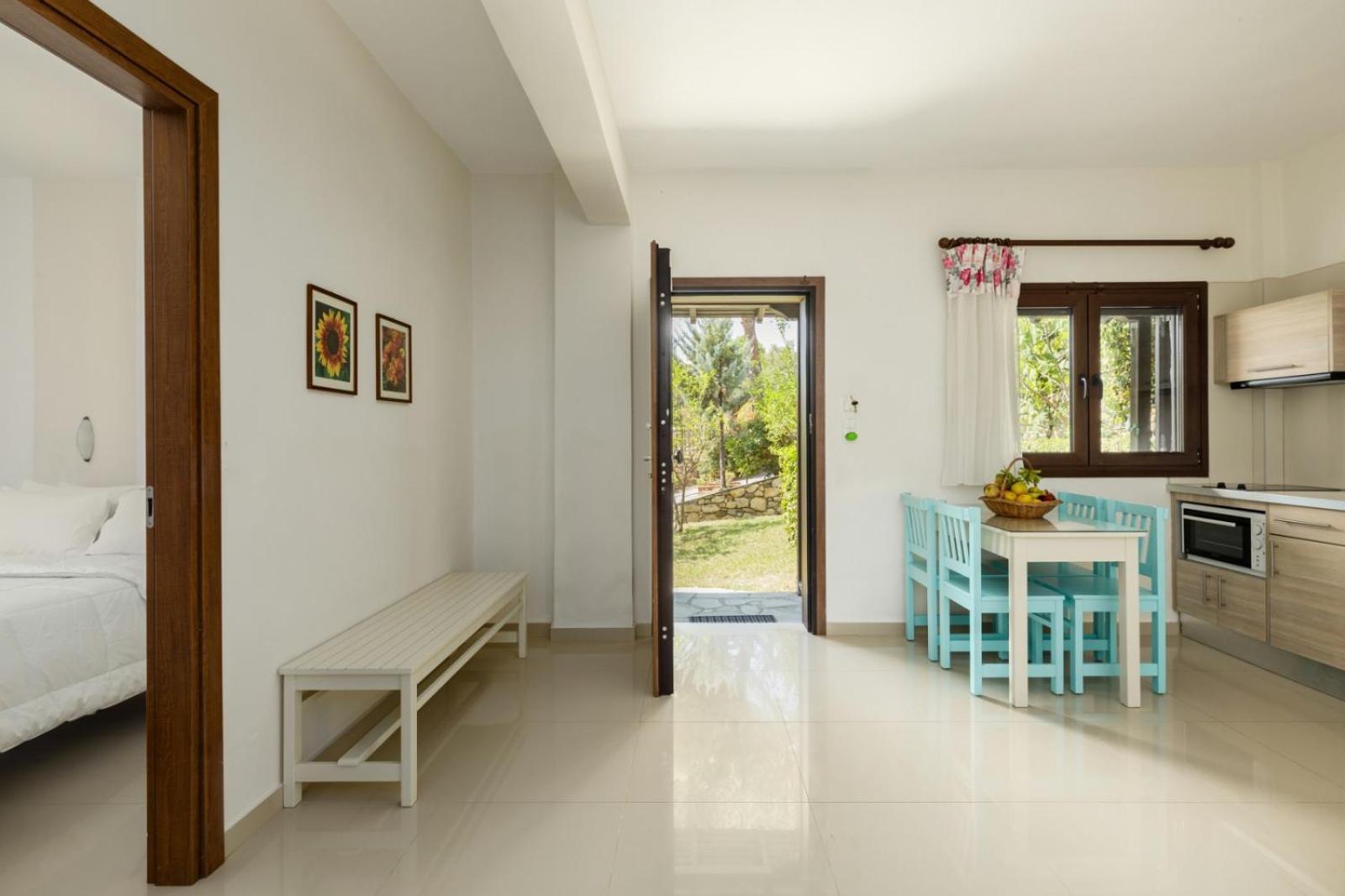 Theoxenia Apartments 오르모스 파나기아스 외부 사진